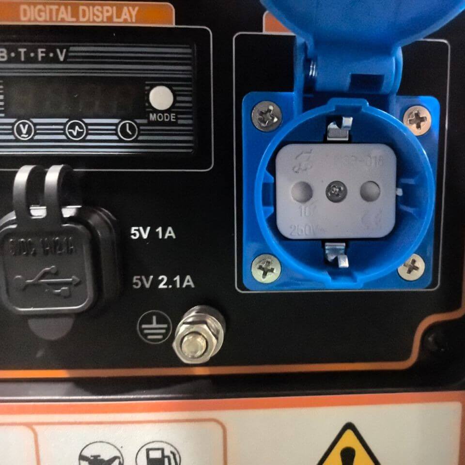 Бензиновый генератор Zammer S2300iS